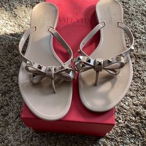 Valentinos nude sandals size 41